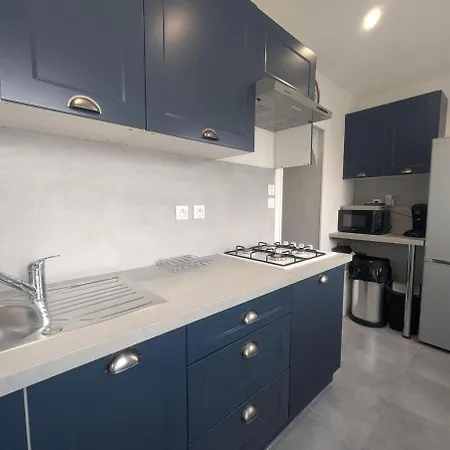 Au Petit Cafe Chateauvillain