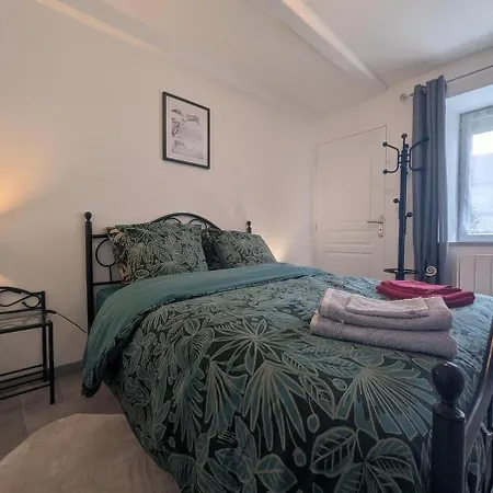 Au Petit Cafe Vakantiehuis Chateauvillain