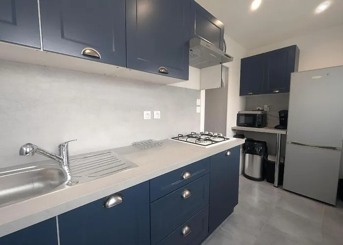 Au Petit Cafe Chateauvillain