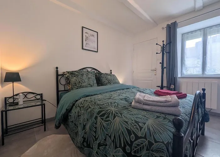 Au Petit Cafe Vakantiehuis Chateauvillain